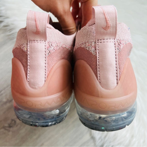 NWT Air Vapormax 2021 Women’s Shoes - Picture 8 of 8